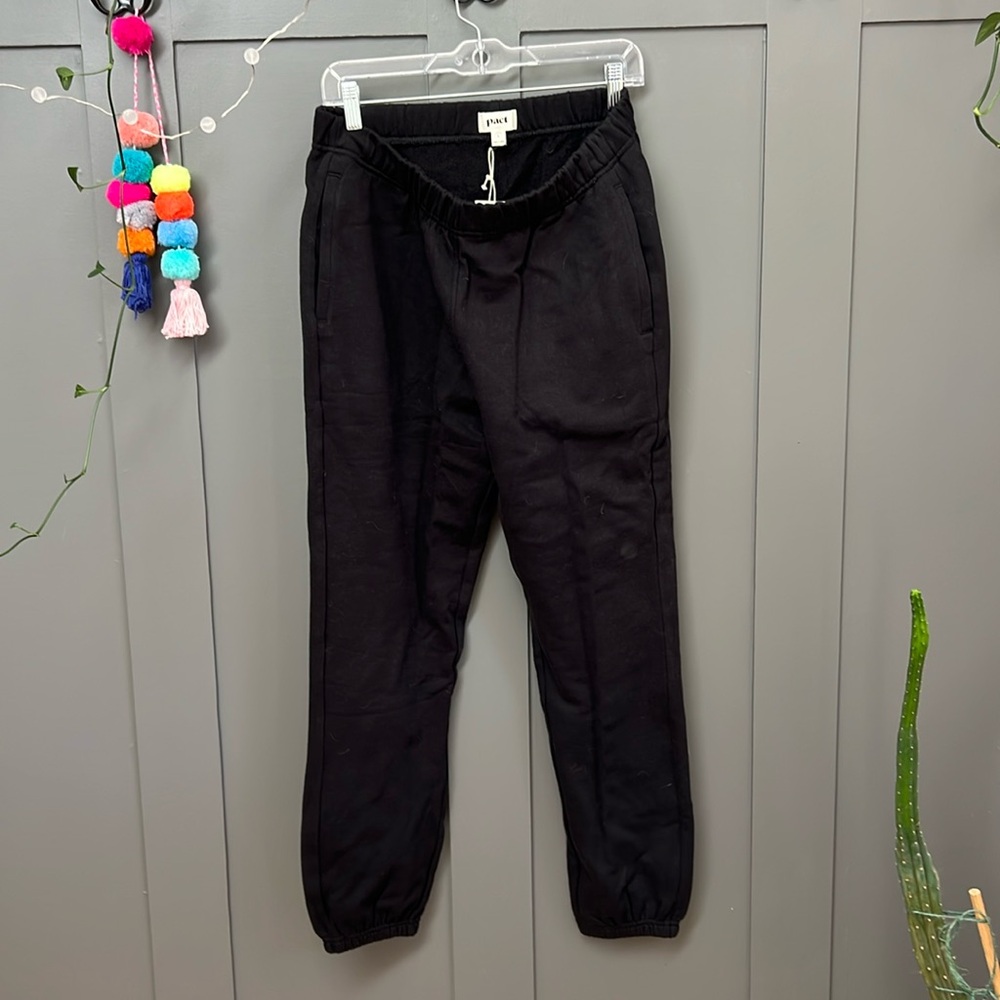 New with tags Pact women’s sweats size L. Super cute!